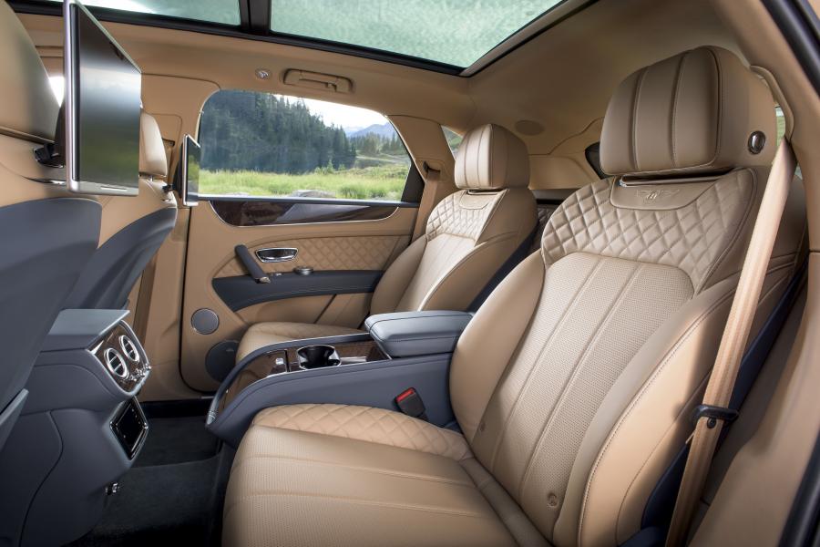 Интерьер Bentley Bentayga 2016 года  (WW) (фото 15 из 45)
